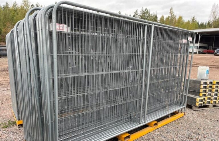 Construction fence